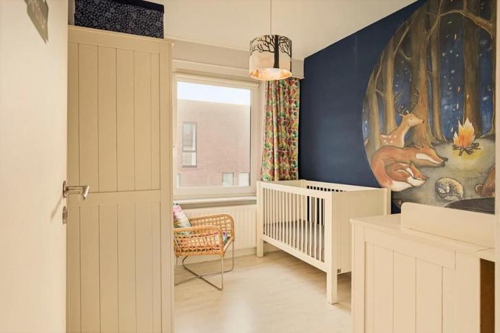 Babybed en commode, Kinderen en Baby's, Kinderkamer | Complete kinderkamers, Gebruikt, Jongetje of Meisje, Ophalen