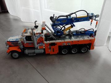 Lego technic 42128 camion dépanneuse 