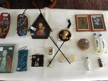 16 religieuze voorwerpen (o.a. Lourdes items) beschikbaar voor biedingen