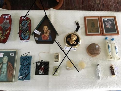 16 religieuze voorwerpen (o.a. Lourdes items), Antiek en Kunst, Antiek | Religieuze voorwerpen, Ophalen of Verzenden