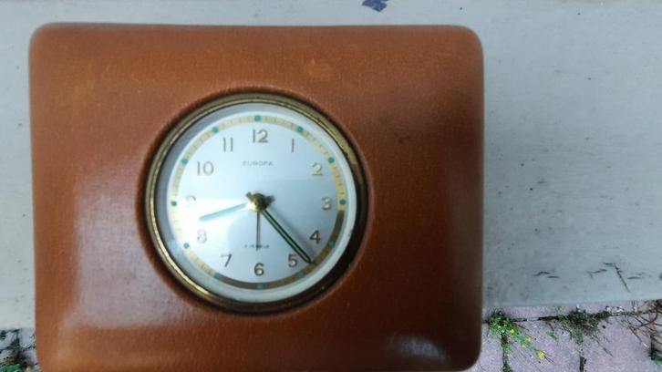 Vintage Unieke Grote Reiswekker 2 Jewels Europa, Elektronische apparatuur, Wekkers, Gebruikt, Analoog, Ophalen of Verzenden