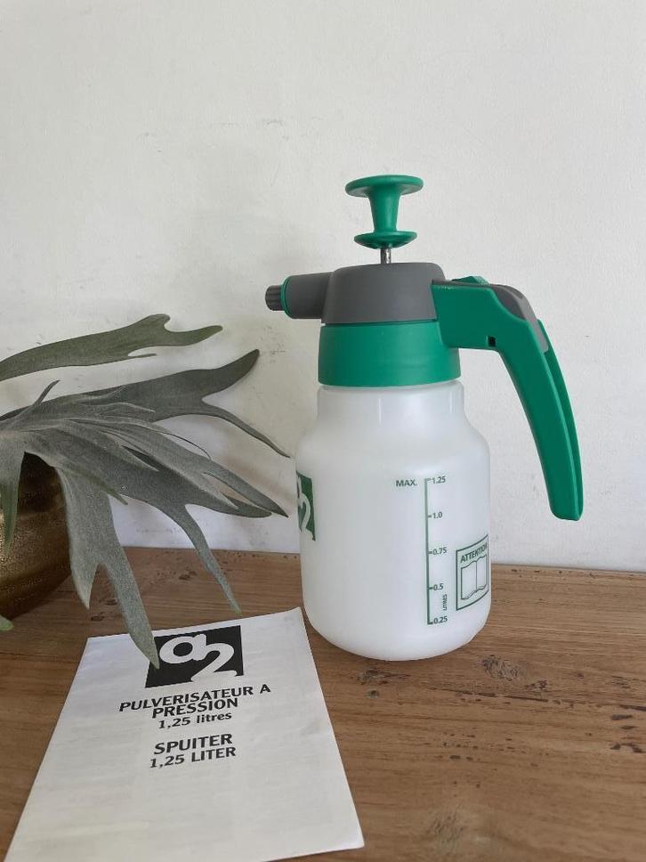 hoogwaardige drukspuit voor planten 1,25 liter - ongebruikt, Tuin en Terras, Bestrijdingsmiddelen, Nieuw, Onkruidbestrijding, Ophalen of Verzenden