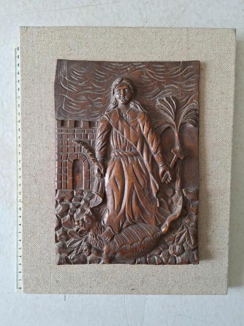 17de of 18de eeuwse houten bas-reliëf van Sint-Margaretha, Antiek en Kunst, Antiek | Religieuze voorwerpen, Ophalen of Verzenden