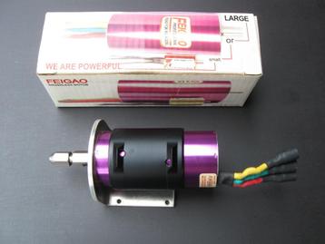 Moteur brushless Feigao 1445Kv + gouvernail et flexas