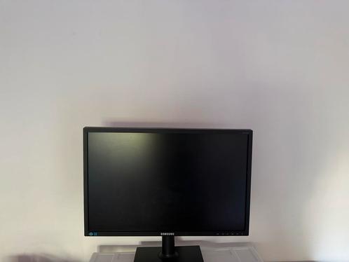 Moniteur Samsung S22E450MW, Informatique & Logiciels, Moniteurs, Comme neuf, 61 à 100 Hz, DVI, VGA, Haut-parleurs intégrés, Connexion casque