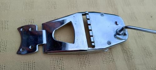 Tremolo staartstuk jazzgitaar archtop tailpiece  +/- 1960, Muziek en Instrumenten, Instrumenten | Onderdelen, Gebruikt, Elektrische gitaar