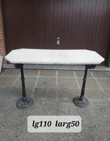 19e eeuwse bistro-salontafel van gietijzer en marmer beschikbaar voor biedingen