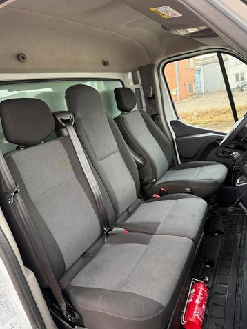Nissan 20m3 avec hayon elevateur beschikbaar voor biedingen
