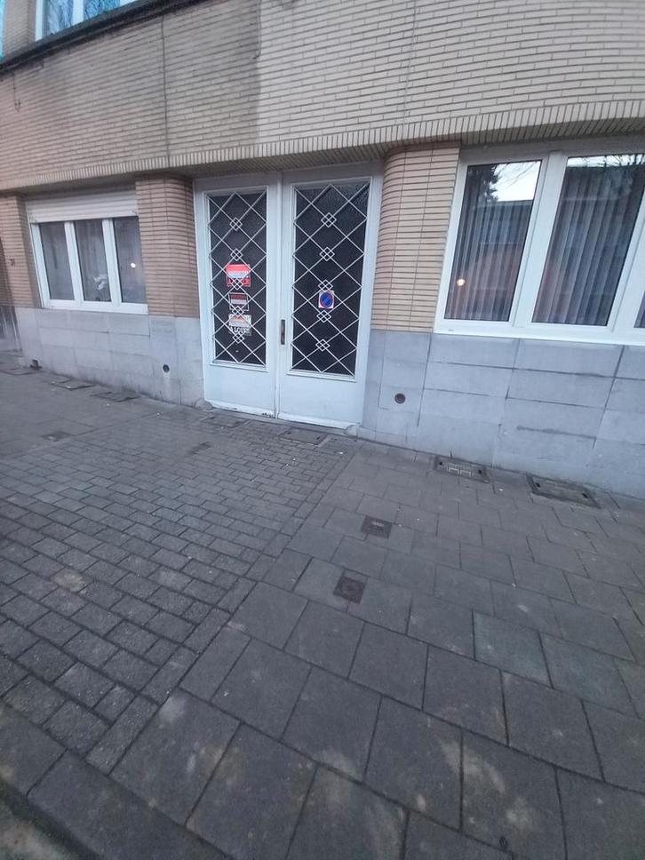 kavel 5 overdekte parkeerplaatsen te koop in Koekelberg, Immo, Garages en Parkeerplaatsen