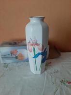 Mooie vintage vaas in porselein uit Japan, Moins de 50 cm, Poterie ou Porcelaine, Comme neuf, Enlèvement