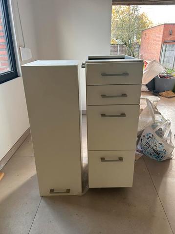 Keukenkastje schuiven beschikbaar voor biedingen