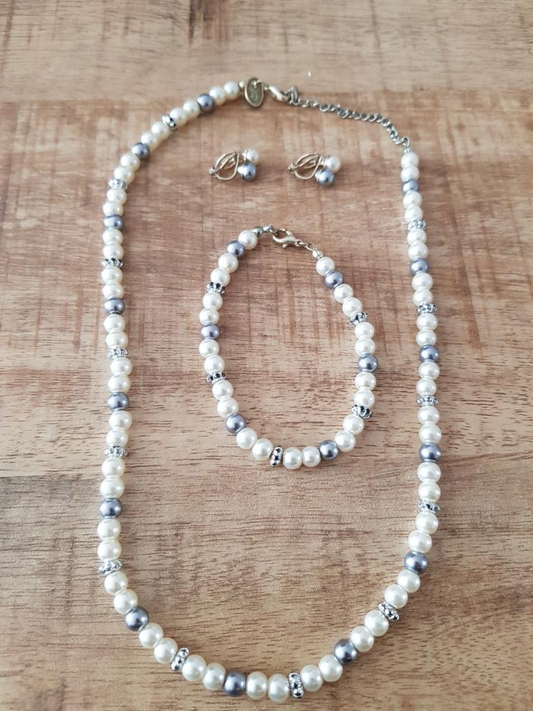 Parelmoer ketting met armband en oorbellen, Handtassen en Accessoires, Kettingen, Ophalen, Zo goed als nieuw