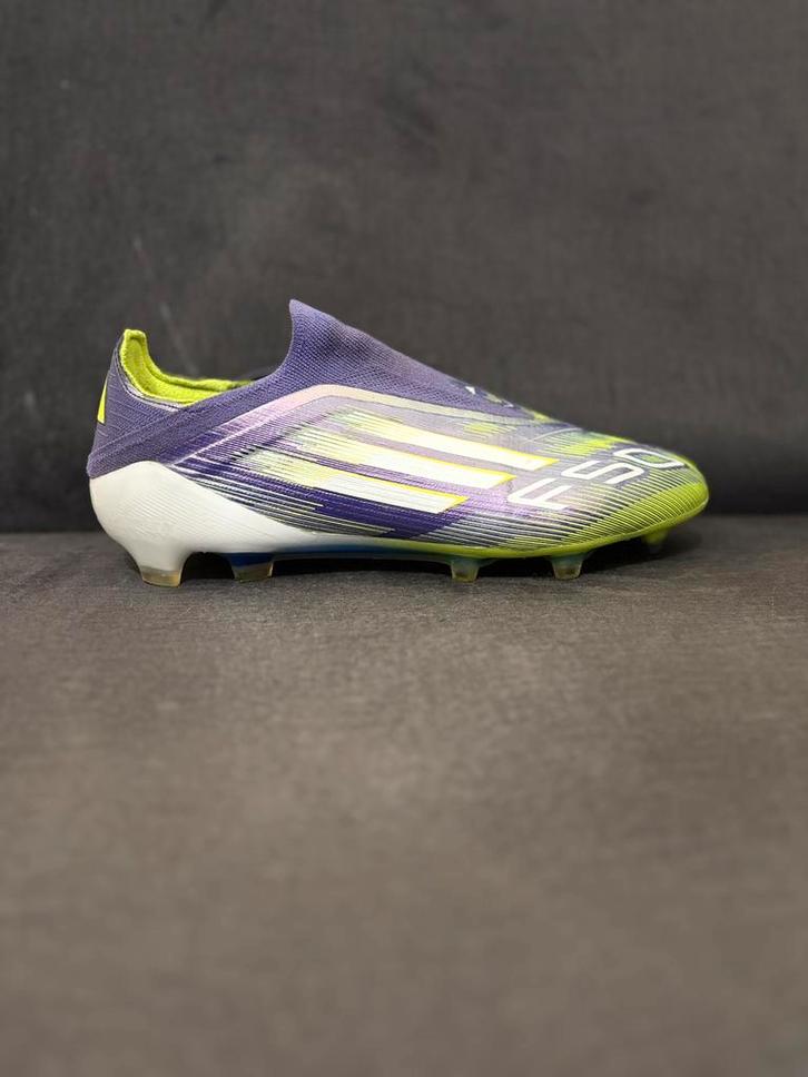 CHAUSSURE SANS LACETS F50 ELITE TERRAIN GRAS, Sport en Fitness, Voetbal, Zo goed als nieuw, Schoenen, Ophalen