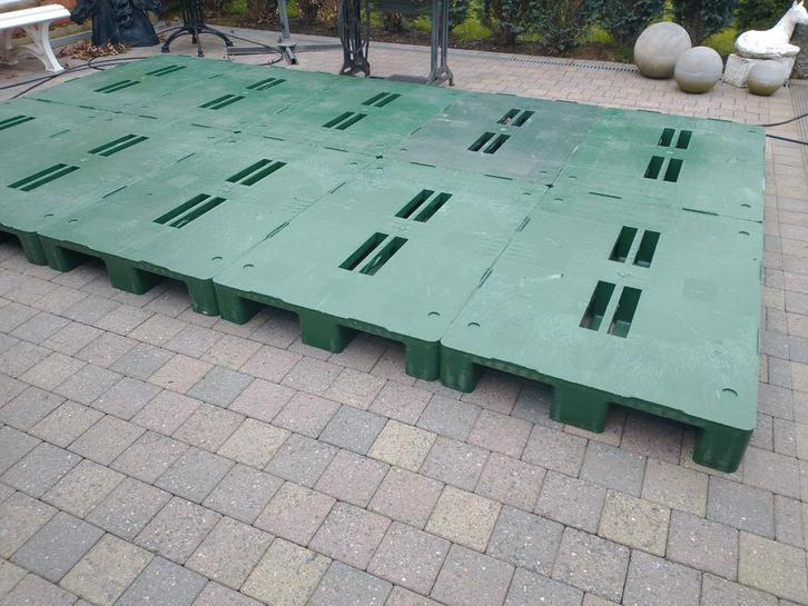 52 pvc kunststof paletten, Doe-het-zelf en Bouw, Kratten en Dozen, Zo goed als nieuw, Ophalen