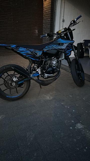 Sherco sm-r 50, Fietsen en Brommers, Ophalen, Zo goed als nieuw