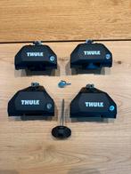 Thule voetenset 7106 + kit 186009, Auto diversen, Dakdragers, Ophalen of Verzenden, Zo goed als nieuw