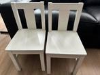 2 witte houten stoelen, Gebruikt