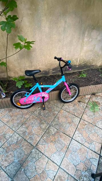 Vélo enfant B Twin beschikbaar voor biedingen
