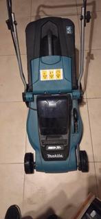 Te koop Makita draadloze grasmachine en trimmer, Tuin en Terras, Ophalen, Gebruikt, Accu-grasmaaier, Balkmaaier