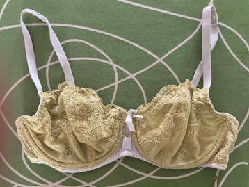 BH 75C kant - merk Britney Spears - Nieuwstaat  beschikbaar voor biedingen