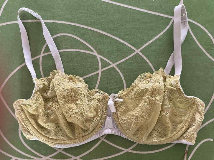 BH 75C kant - merk Britney Spears - Nieuwstaat, Kleding | Dames, Ondergoed en Lingerie, BH, Ophalen of Verzenden