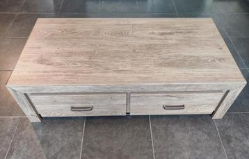 Houten Salontafel  beschikbaar voor biedingen
