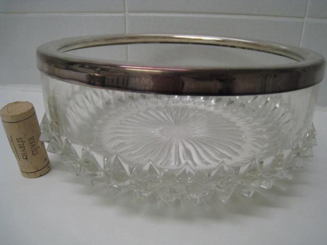 Glazen schaal in geslepen glas, gegalvaniseerd zilver beslag, Antiek en Kunst, Antiek | Servies los, Ophalen