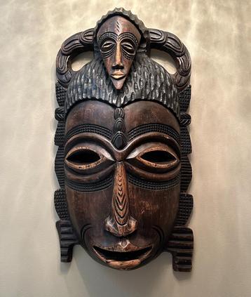 Afrikaans masker - houten masker - in uitstekende staat beschikbaar voor biedingen