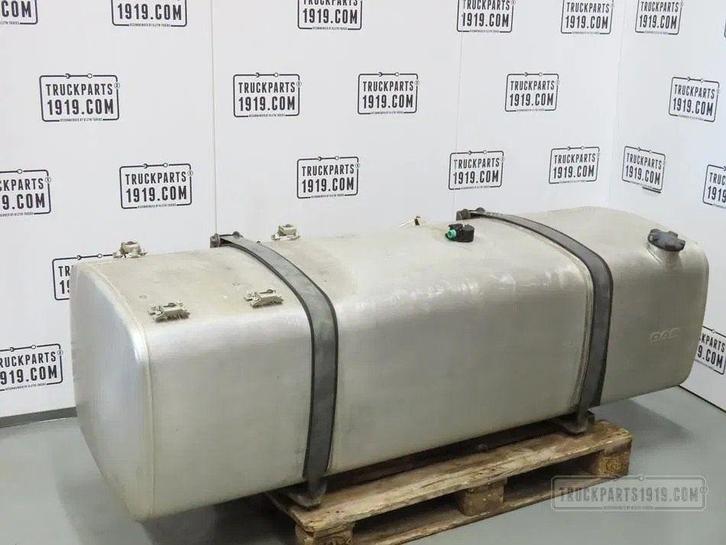 DAF 1945569 |  Brandstoftank + steunen 690L, Auto-onderdelen, Vrachtwagen-onderdelen, DAF, Brandstofsystemen, Gebruikt, Ophalen