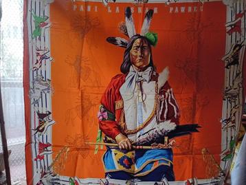 Foulard Carré HERMES 90cm  Indien Orange très rare neuf, Taille 46/48 (XL) ou plus grande, Enlèvement ou Envoi, Écharpe, Neuf