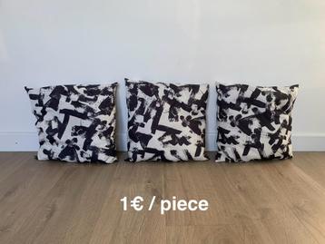 IKEA TURILL kussens beschikbaar voor biedingen