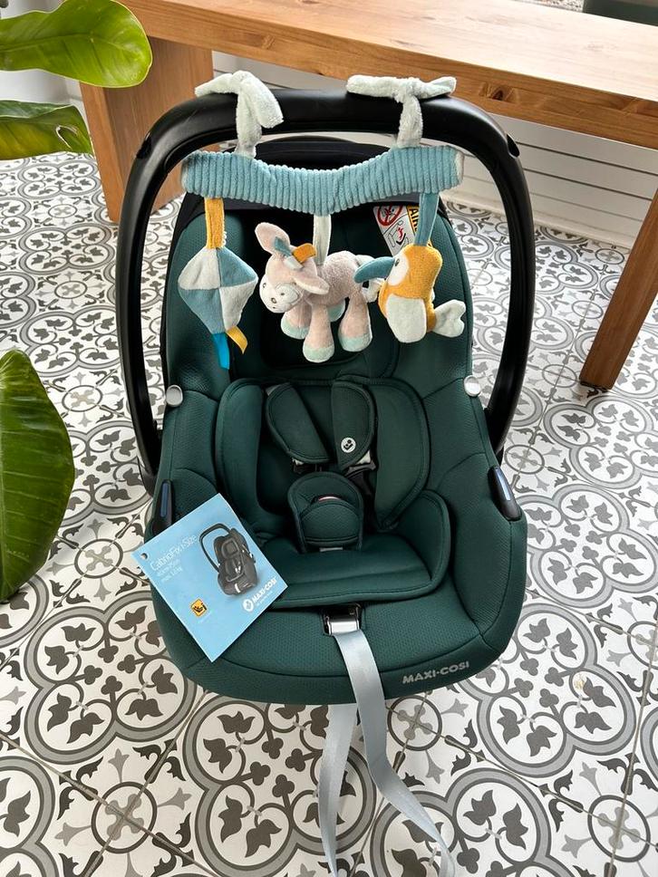 Maxi-Cosi Cabriofix i-Size Essential Green, Kinderen en Baby's, Autostoeltjes, Zo goed als nieuw, Maxi-Cosi, Ophalen