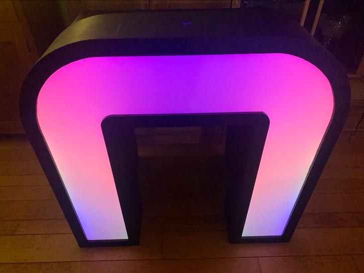 Eyecatcher Dj Booth met RGB led-show !, Muziek en Instrumenten, Dj-sets en Draaitafels, Nieuw, Ophalen
