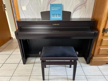 Piano Yamaha clavinova CLP-735R avec 5 ans de garantie 