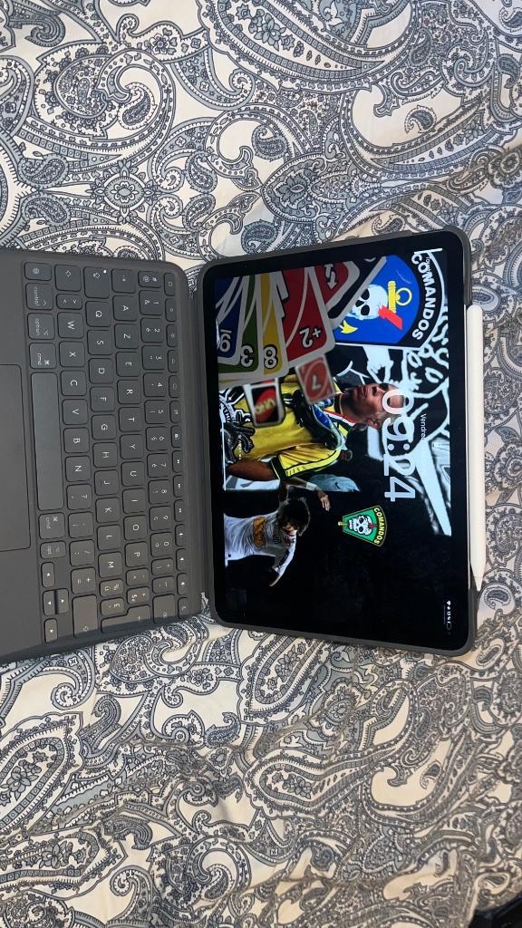 iPad Air m2 256gb + Apple Pencil + coque clavier Logitech, Computers en Software, Apple iPads, Zo goed als nieuw, Apple iPad Air