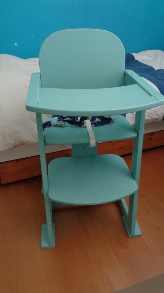 Trip trap stoel met tafelblad en veiligheidsriem, Kinderen en Baby's, Kinderstoelen, Zo goed als nieuw, Meegroeistoel, Aanschuifbaar