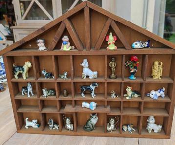 Decoratief houten Muurhuisje  beschikbaar voor biedingen