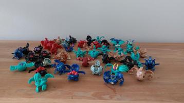 Lot van 45 originele Bakugans – zonder kaarten – gemengd beschikbaar voor biedingen
