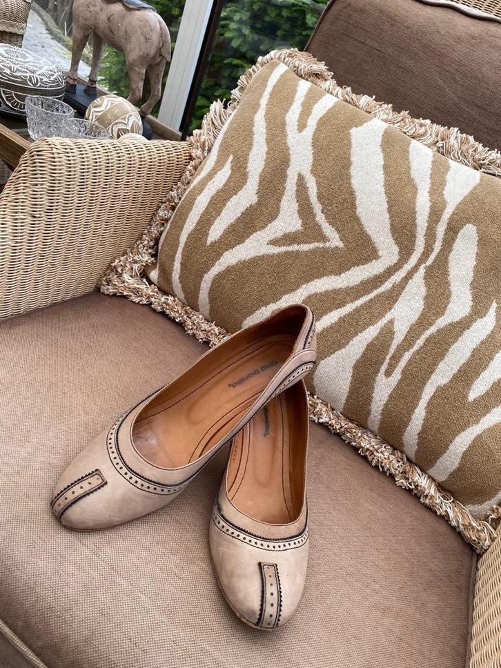 Mt 40 & Mt 39,5 MOOIE PRACHTIGE PUMPS, Kleding | Dames, Schoenen, Zo goed als nieuw, Pumps, Bruin, Ophalen