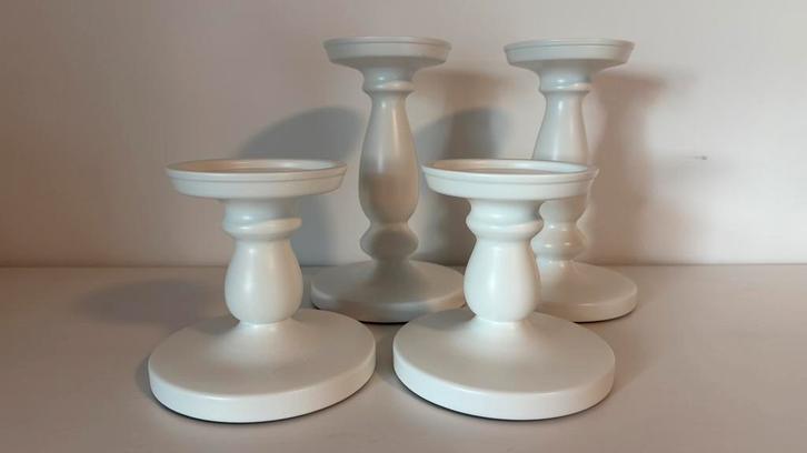 Set van vier Kandelaars Wit, Huis en Inrichting, Woonaccessoires | Kandelaars en Kaarsen, Zo goed als nieuw, Kandelaar, Minder dan 25 cm