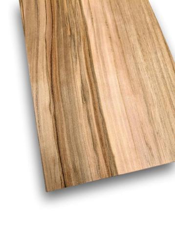 Red gum (satijnnoten) fineer | 50x20 cm beschikbaar voor biedingen
