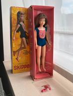 Barbie, Mattel, vintage skipper brunette in doos, €140, Verzamelen, Poppen, Ophalen of Verzenden, Zo goed als nieuw