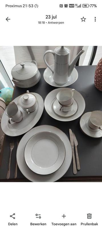 Wit servies, zilveren bordjes met ingelegde kantdessin beschikbaar voor biedingen