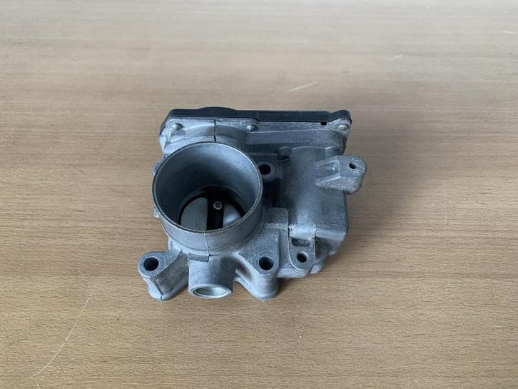 gasklephuis renault twingo II / clio III 1.2 16V 8200568712D, Auto-onderdelen, Brandstofsystemen, Renault, Gebruikt, Ophalen of Verzenden