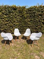4 witte stoelen 2 met armleuning replica Eames DSW, Huis en Inrichting, Ophalen, Kunststof, Gebruikt, Wit