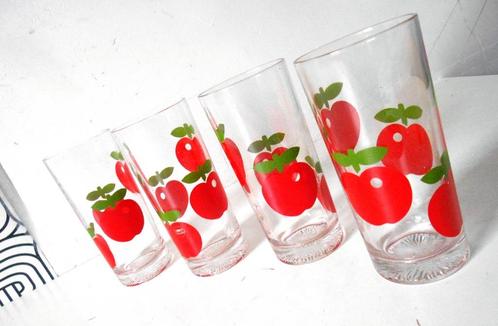 Set retro de verres aux pommes rouges, Collections, Rétro, Maison et Meubles, Enlèvement ou Envoi
