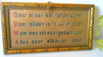 Oude kader met spreuk "Daar alleen kan liefde wonen..." beschikbaar voor biedingen