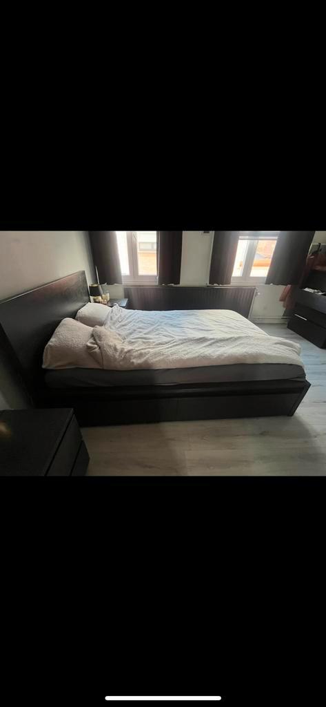 Bed met matras + mogelijkheid voor 2 nachtkastjes, Maison & Meubles, Chambre à coucher | Lits, Enlèvement