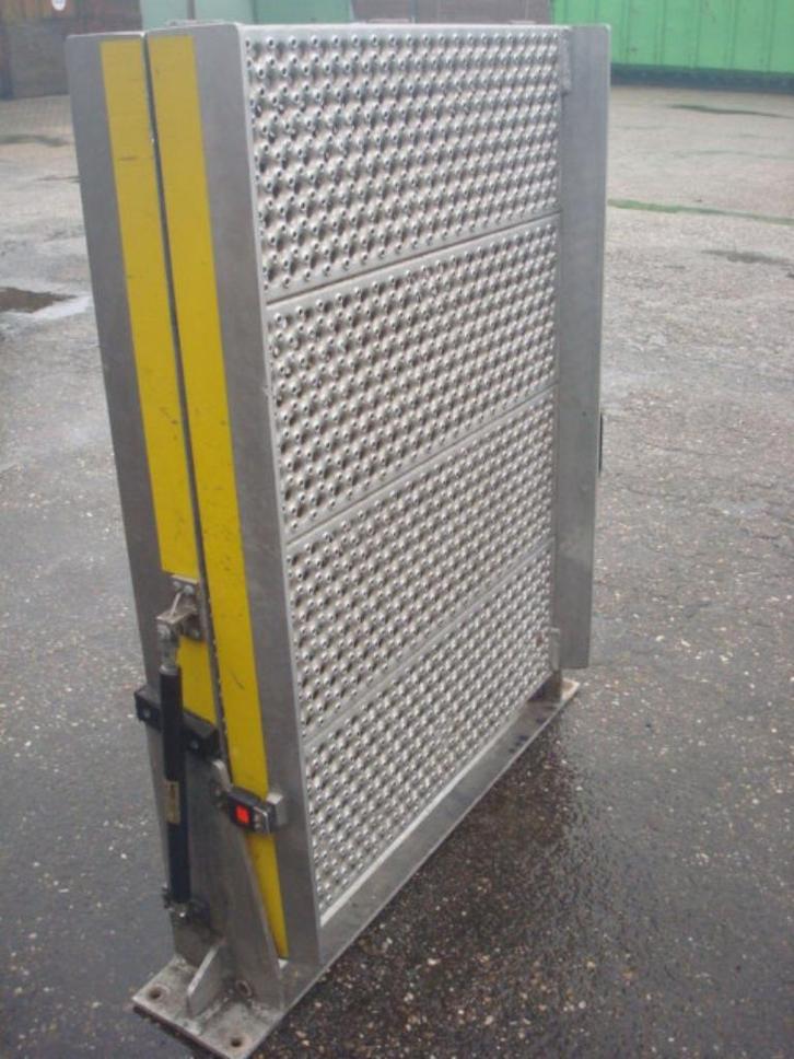 Oprijplaat Compact Rijplaat Rampe Rolstoellift Scootmobiel, Auto diversen, Autogereedschap, Zo goed als nieuw, Ophalen