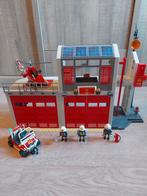 Playmobil grote brandweerkazerne en brandweerauto, Kinderen en Baby's, Speelgoed | Playmobil, Ophalen, Zo goed als nieuw, Complete set